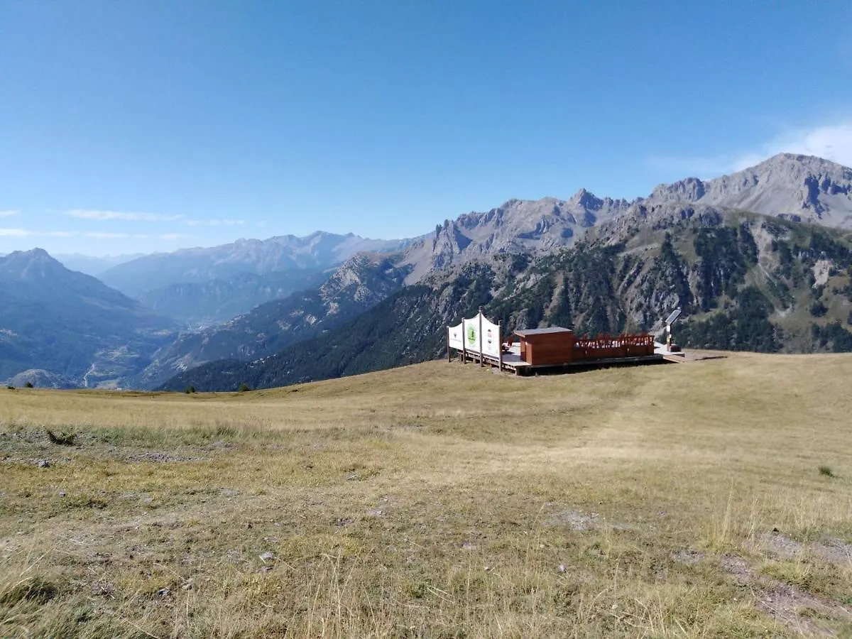 Sweet Apartment With Direct Access To Skiing Briançon